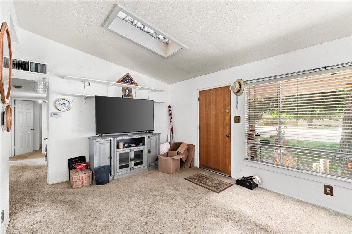 1409 Laurie Lane