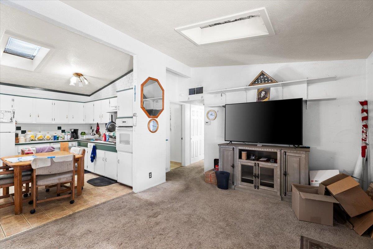 1409 Laurie Lane