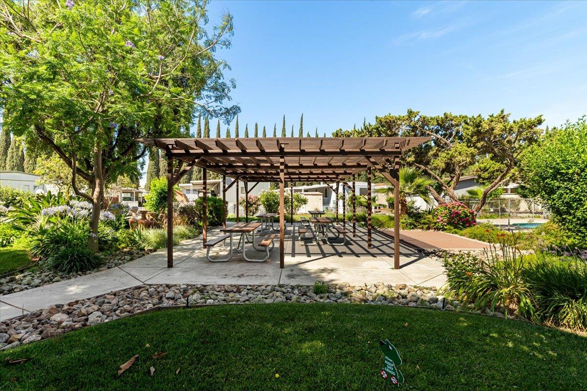 250 E Las Palmas Avenue 88