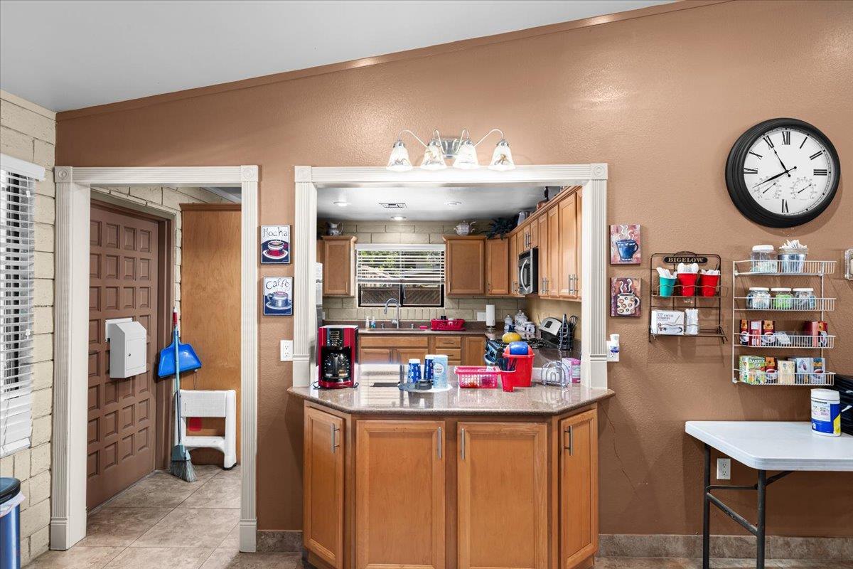 250 E Las Palmas Avenue 88