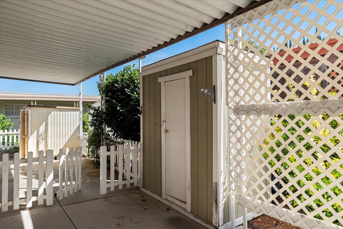 250 E Las Palmas Avenue 88