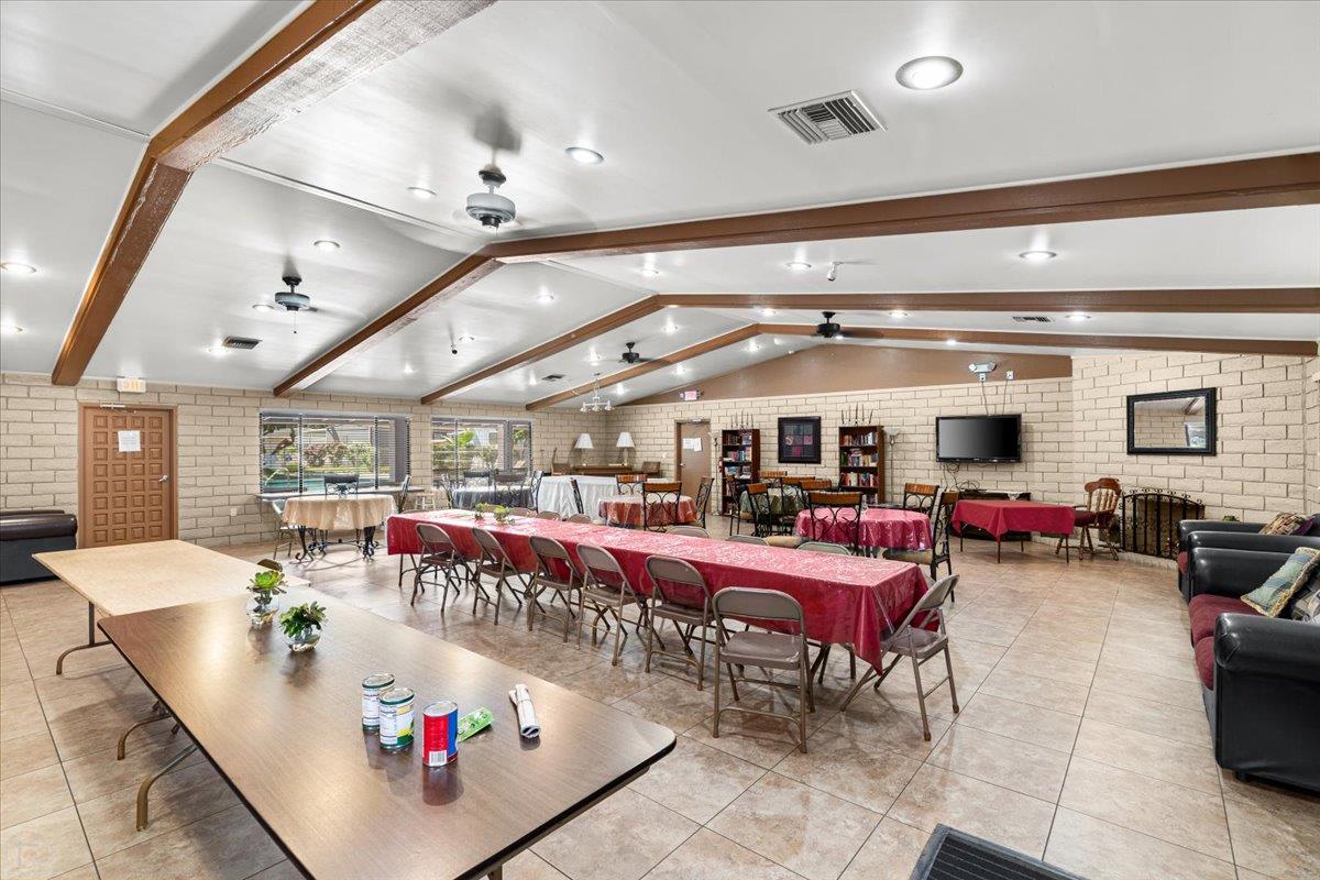 250 E Las Palmas Avenue 88