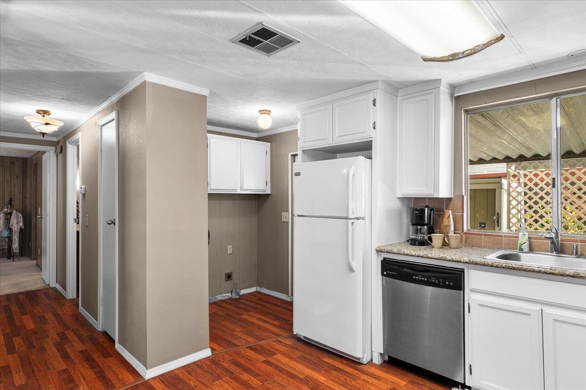 250 E Las Palmas Avenue 88