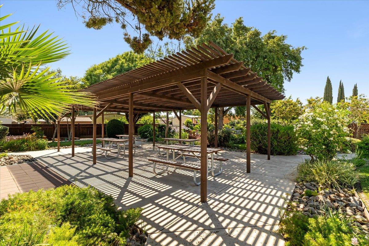 250 E Las Palmas Avenue 88