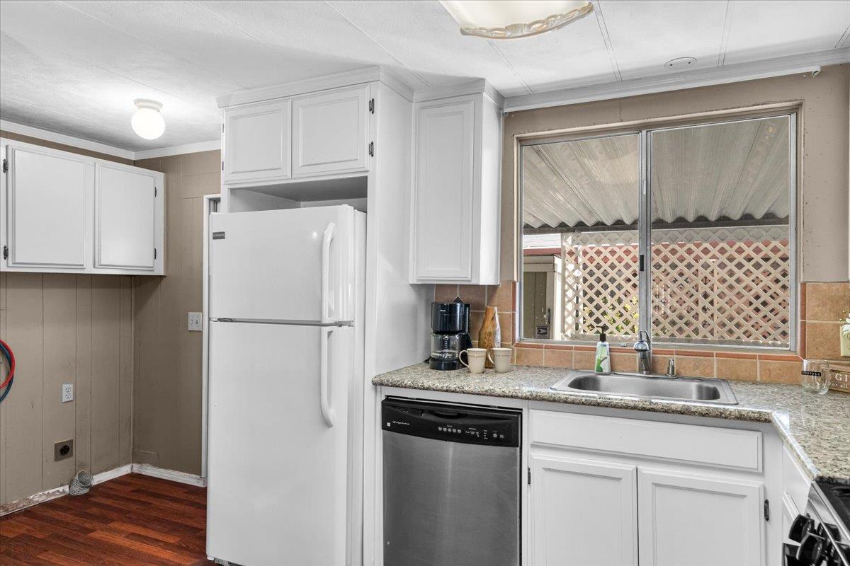 250 E Las Palmas Avenue 88