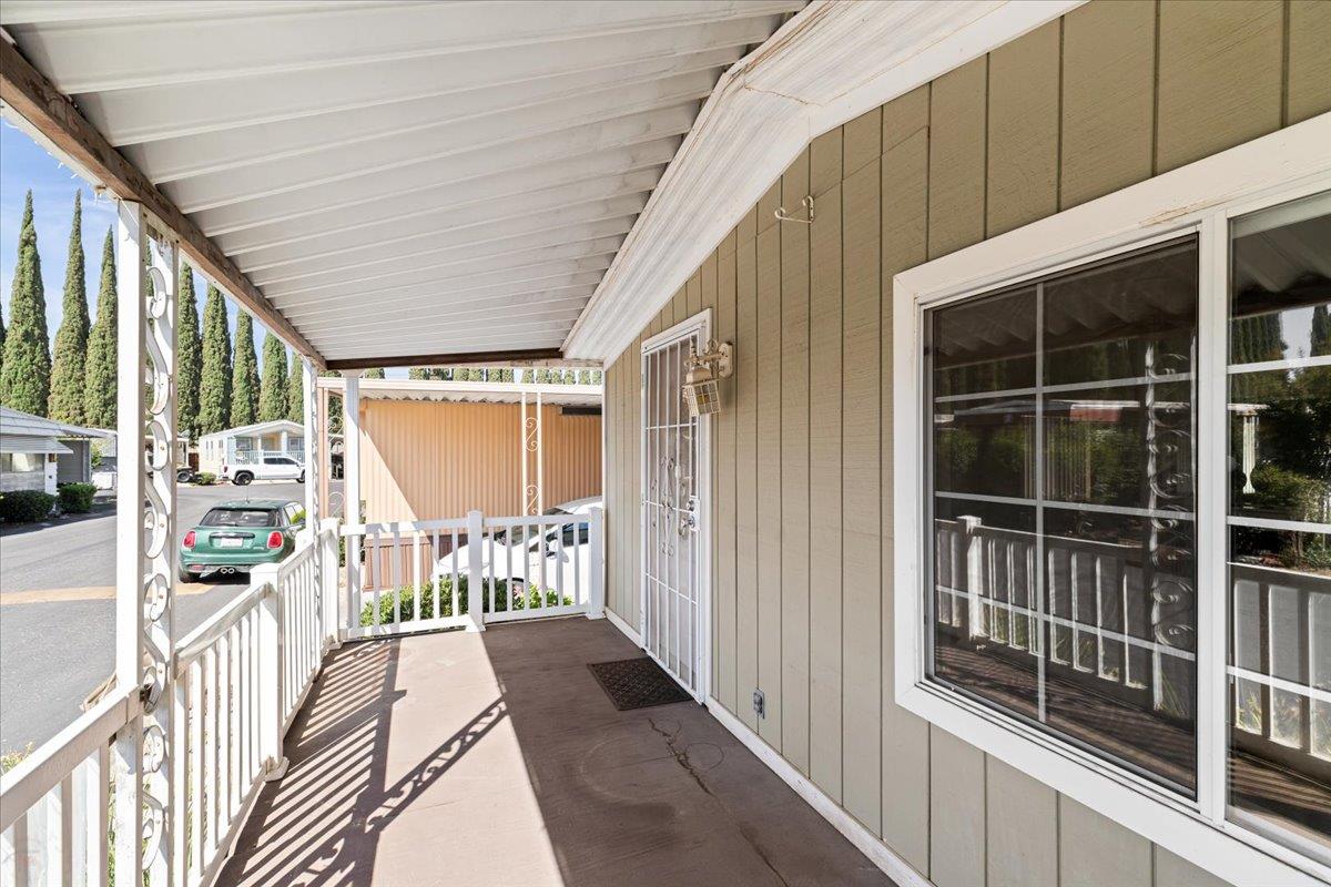 250 E Las Palmas Avenue 88