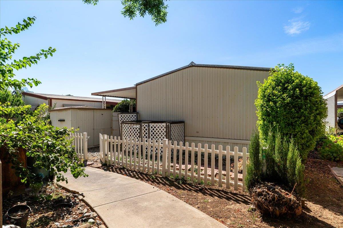 250 E Las Palmas Avenue 88