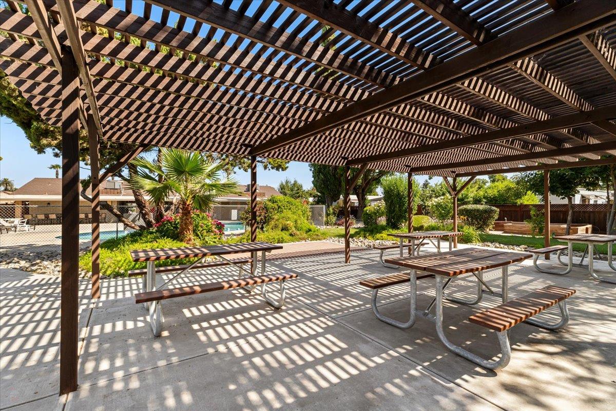 250 E Las Palmas Avenue 88