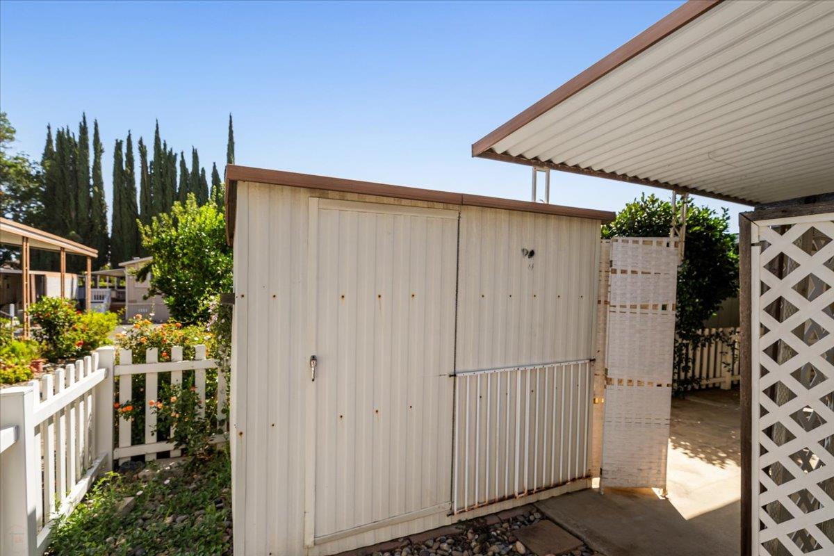 250 E Las Palmas Avenue 88