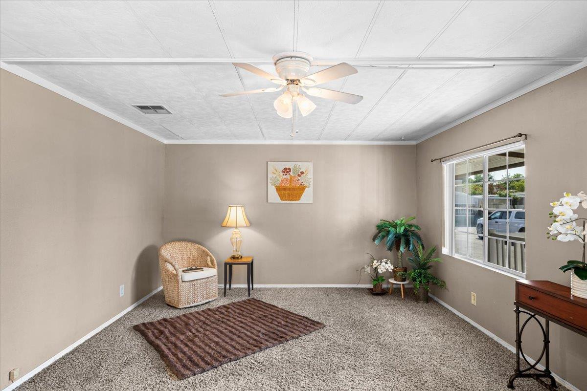 250 E Las Palmas Avenue 88