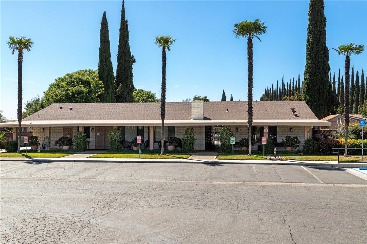 250 E Las Palmas Avenue 88