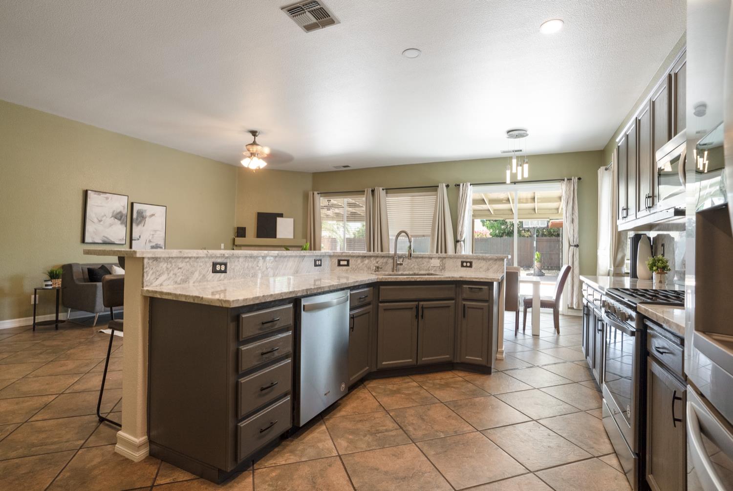 5125 Moorcroft Circle