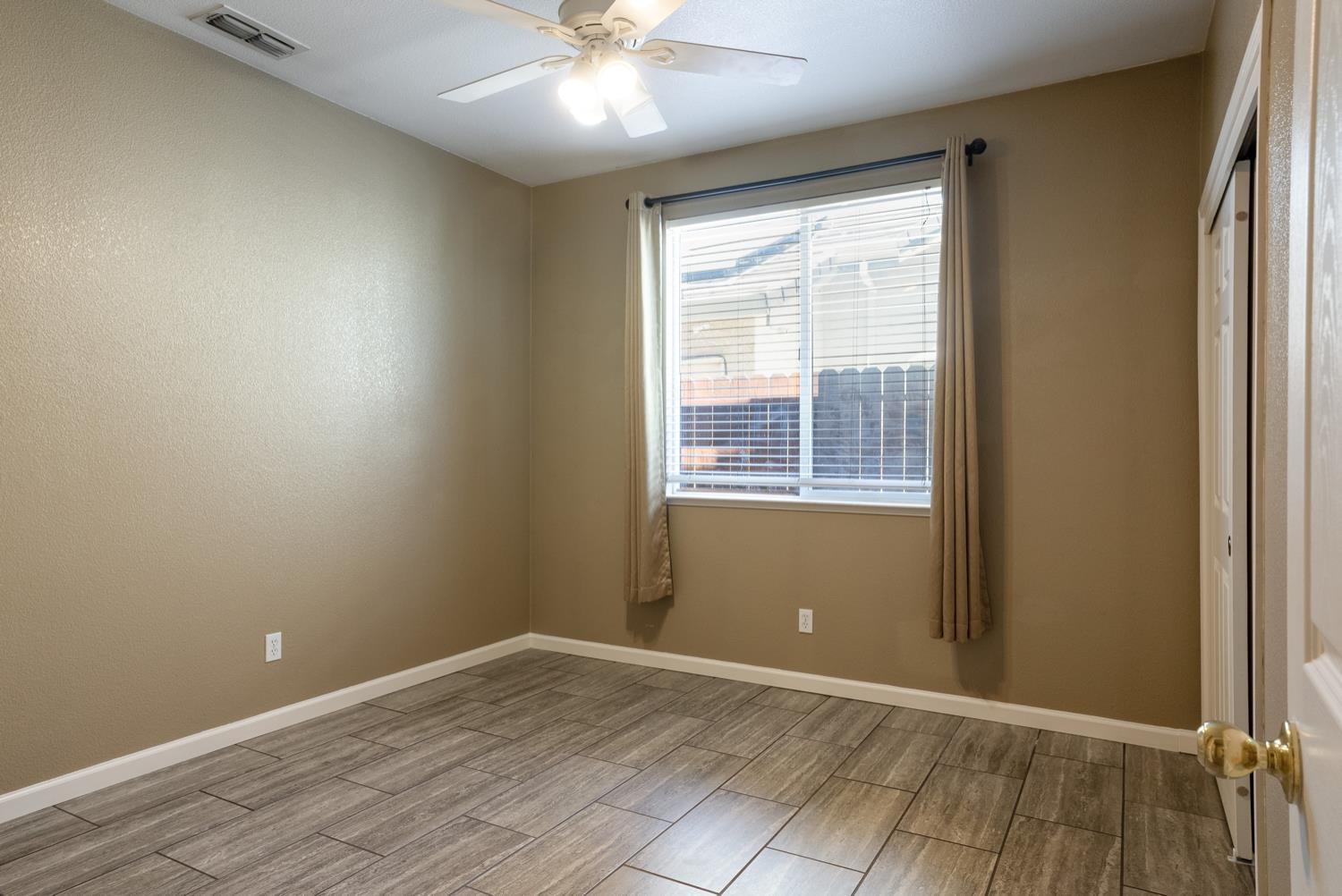 5125 Moorcroft Circle