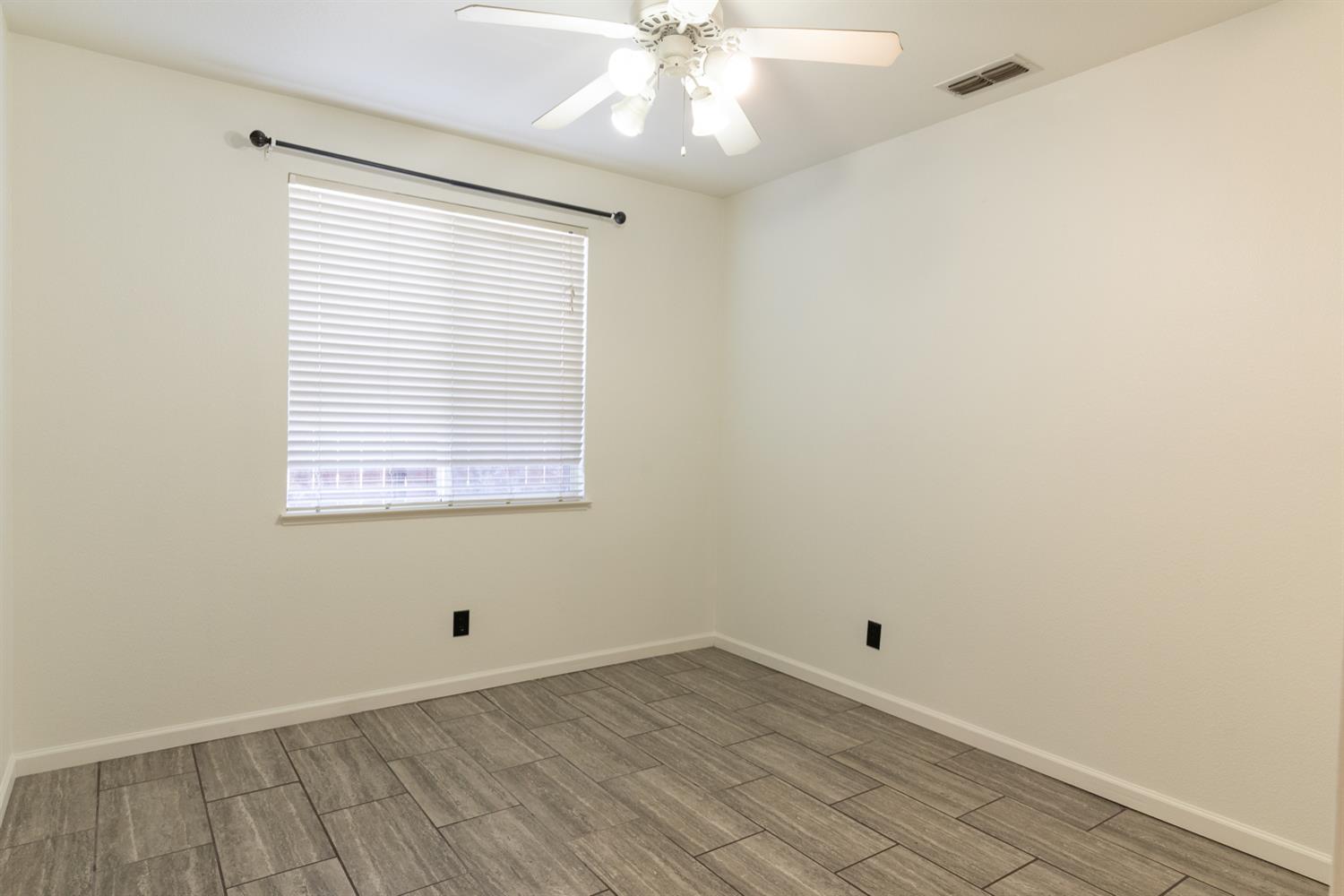 5125 Moorcroft Circle