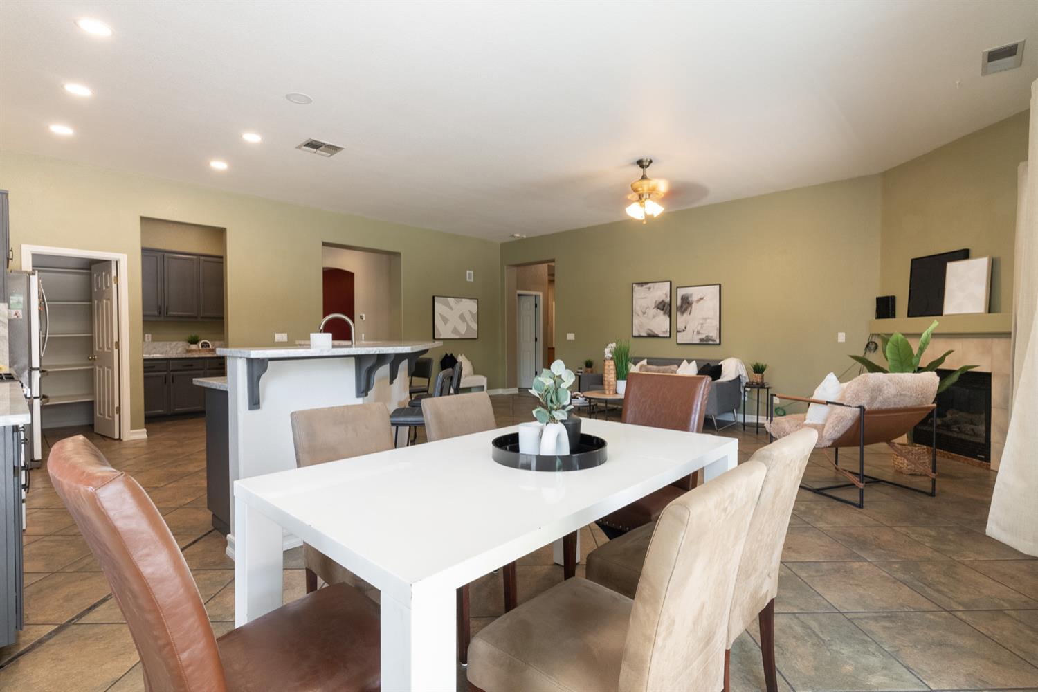 5125 Moorcroft Circle