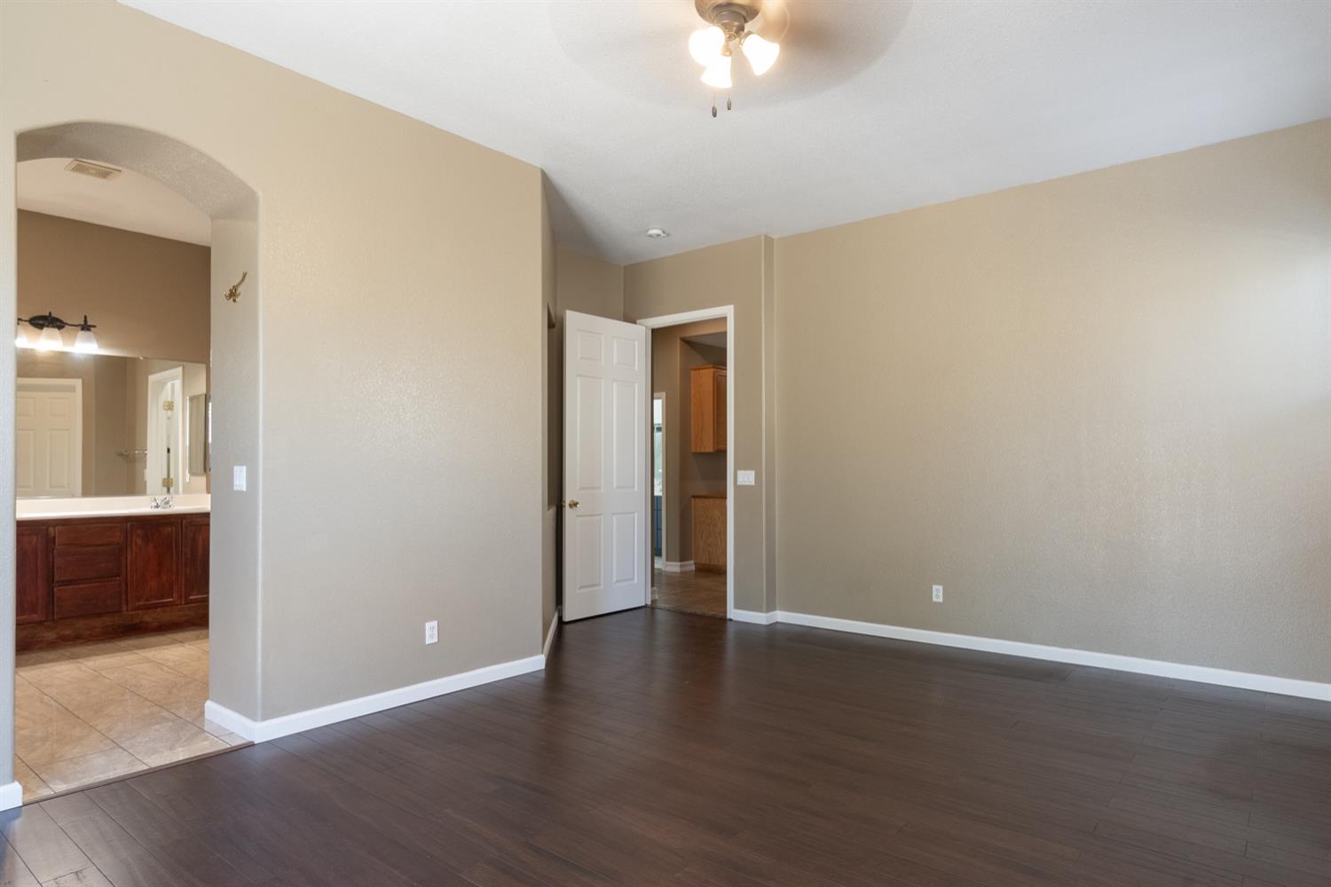 5125 Moorcroft Circle