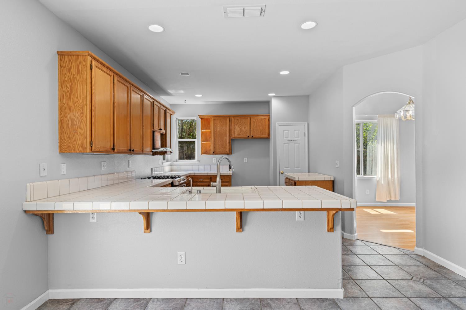 2151 LYDIA BRADLEY Street