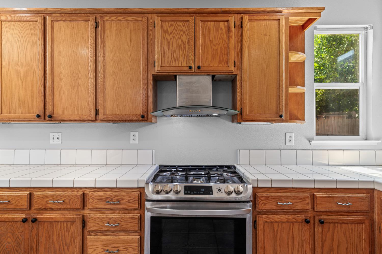 2151 LYDIA BRADLEY Street