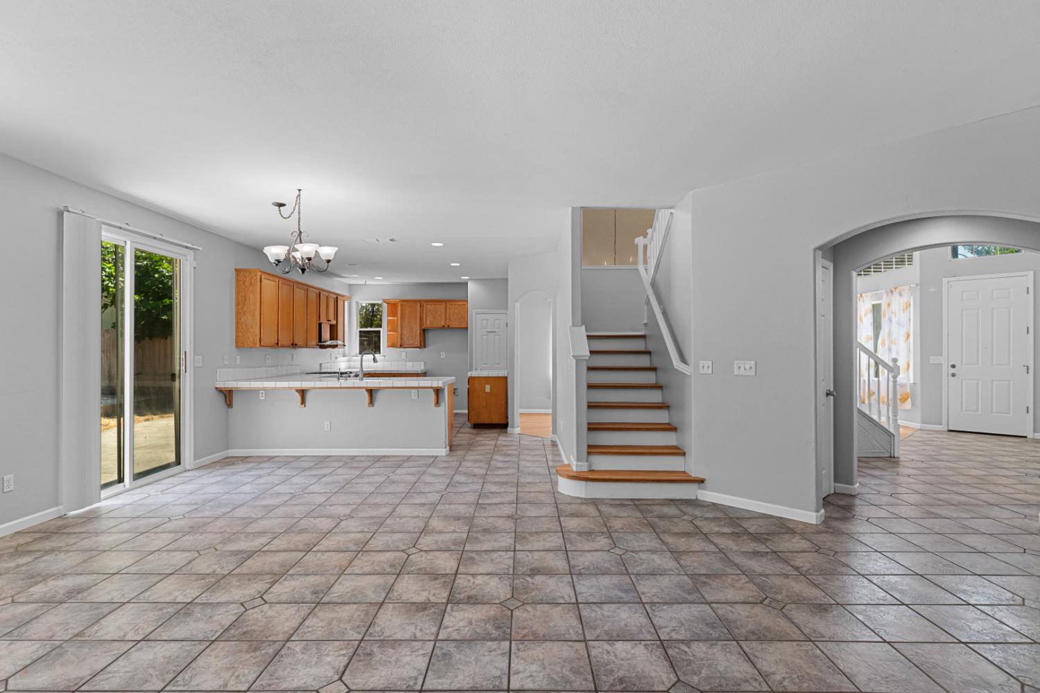 2151 LYDIA BRADLEY Street