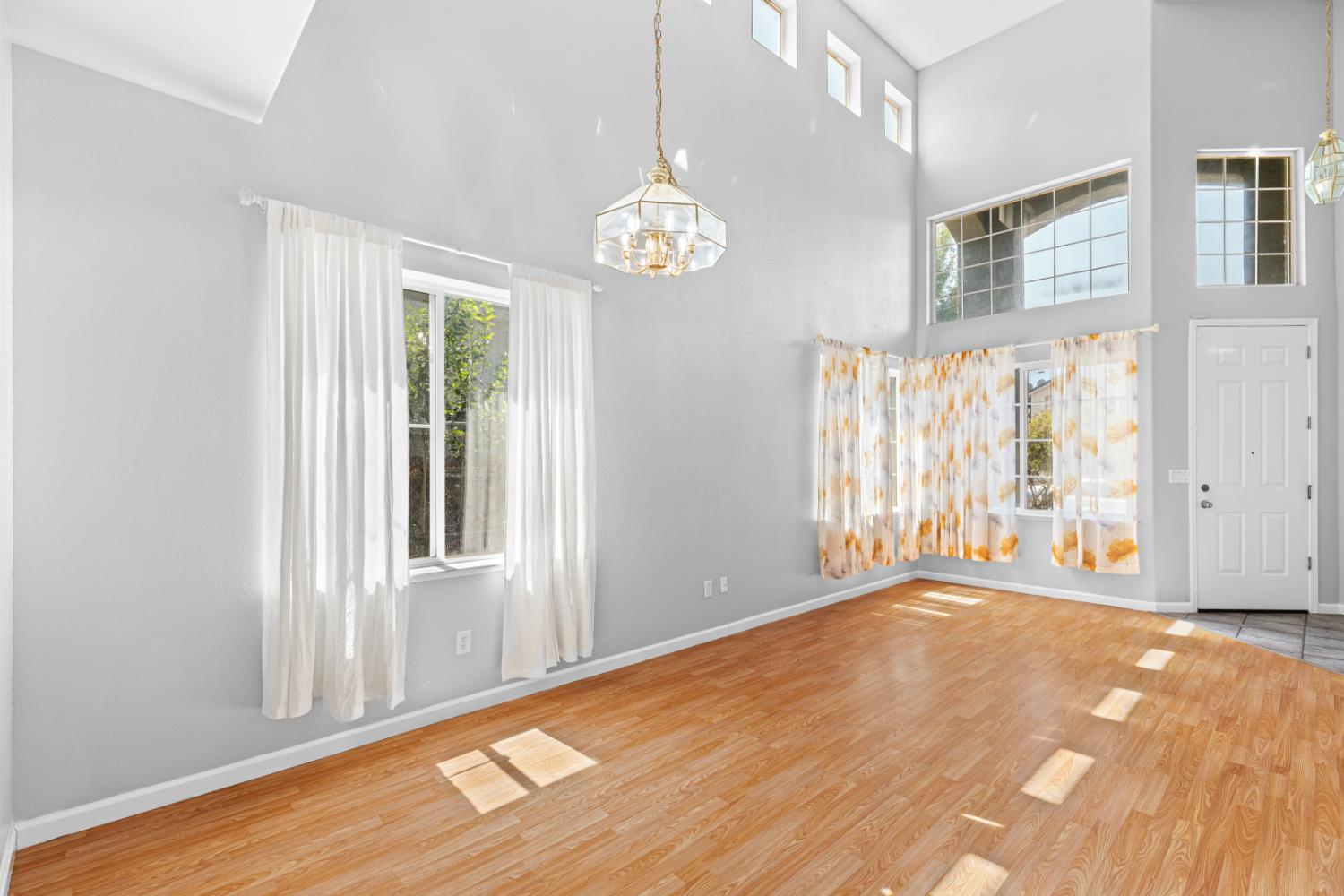 2151 LYDIA BRADLEY Street