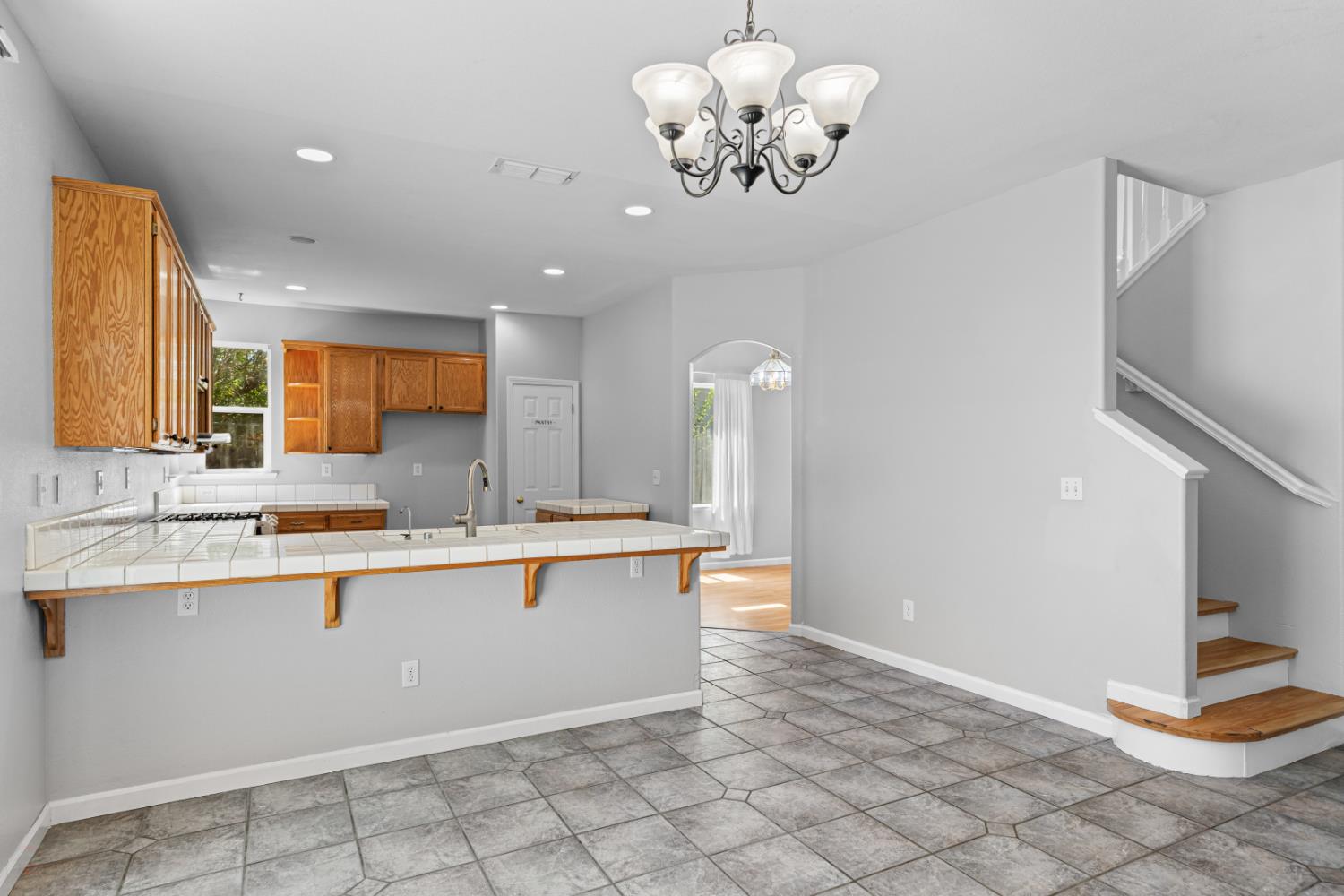 2151 LYDIA BRADLEY Street