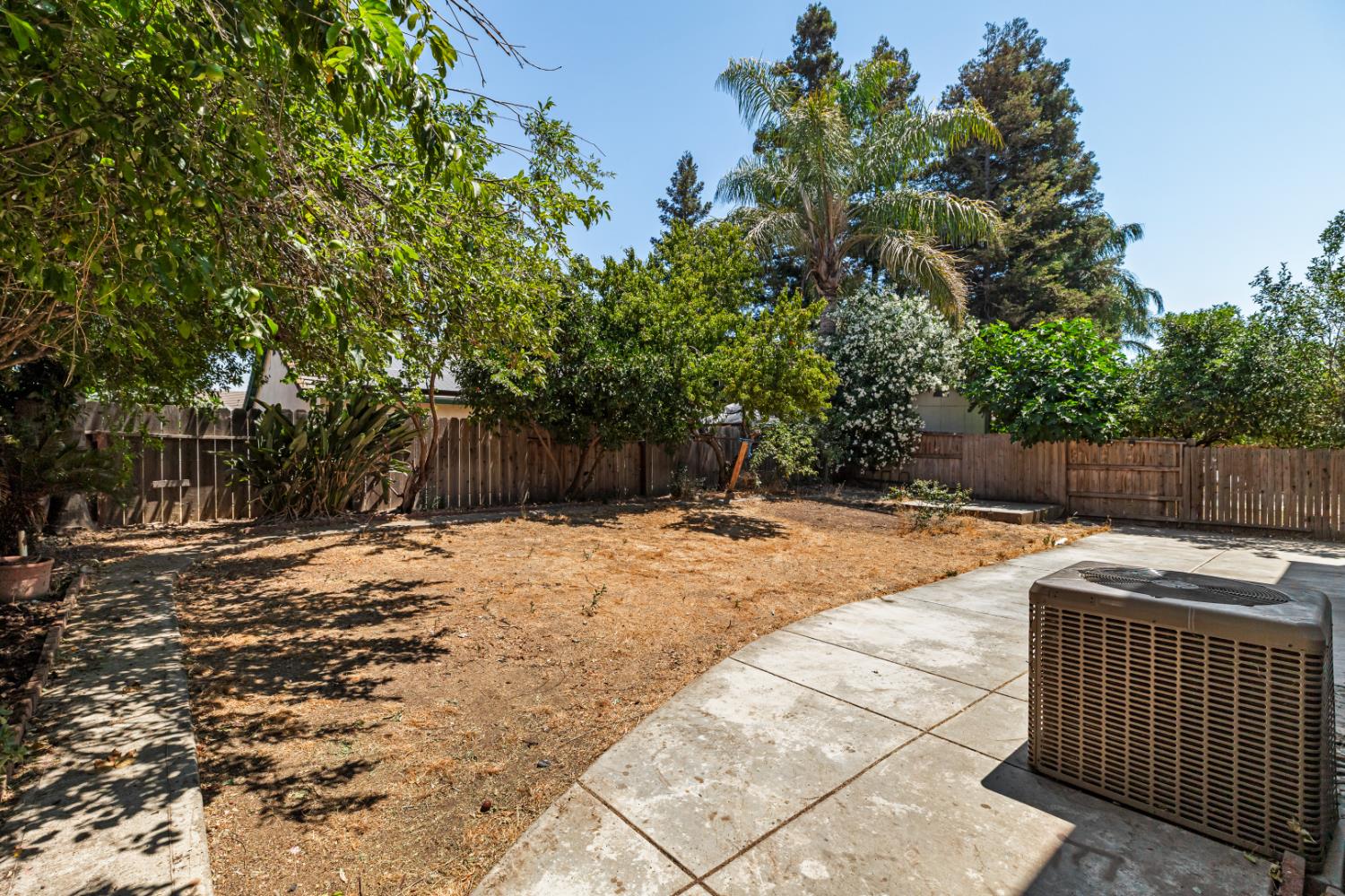 2151 LYDIA BRADLEY Street