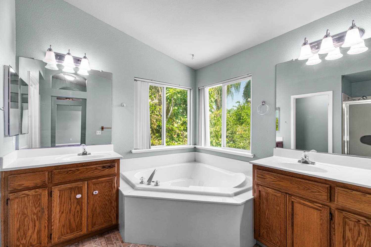 2151 LYDIA BRADLEY Street