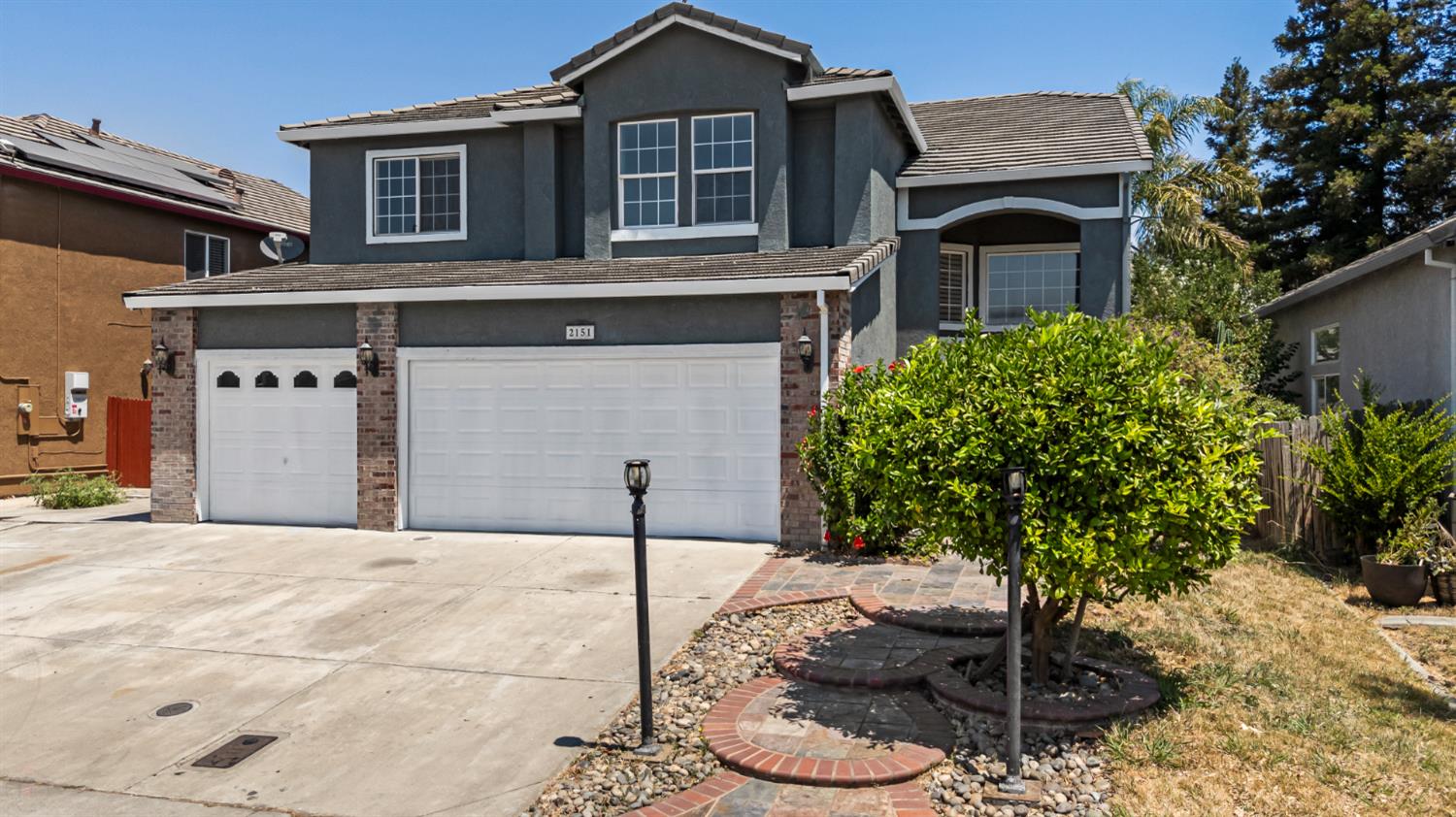 2151 LYDIA BRADLEY Street