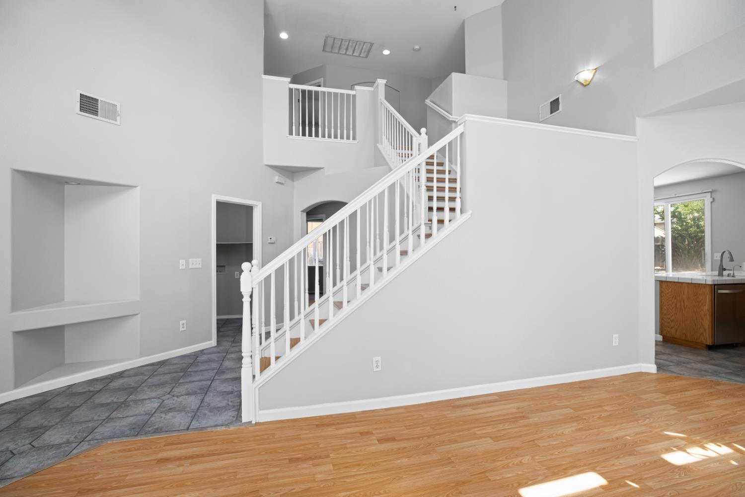 2151 LYDIA BRADLEY Street