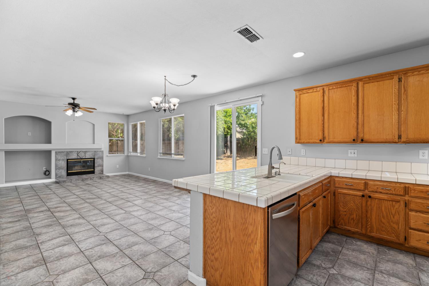 2151 LYDIA BRADLEY Street