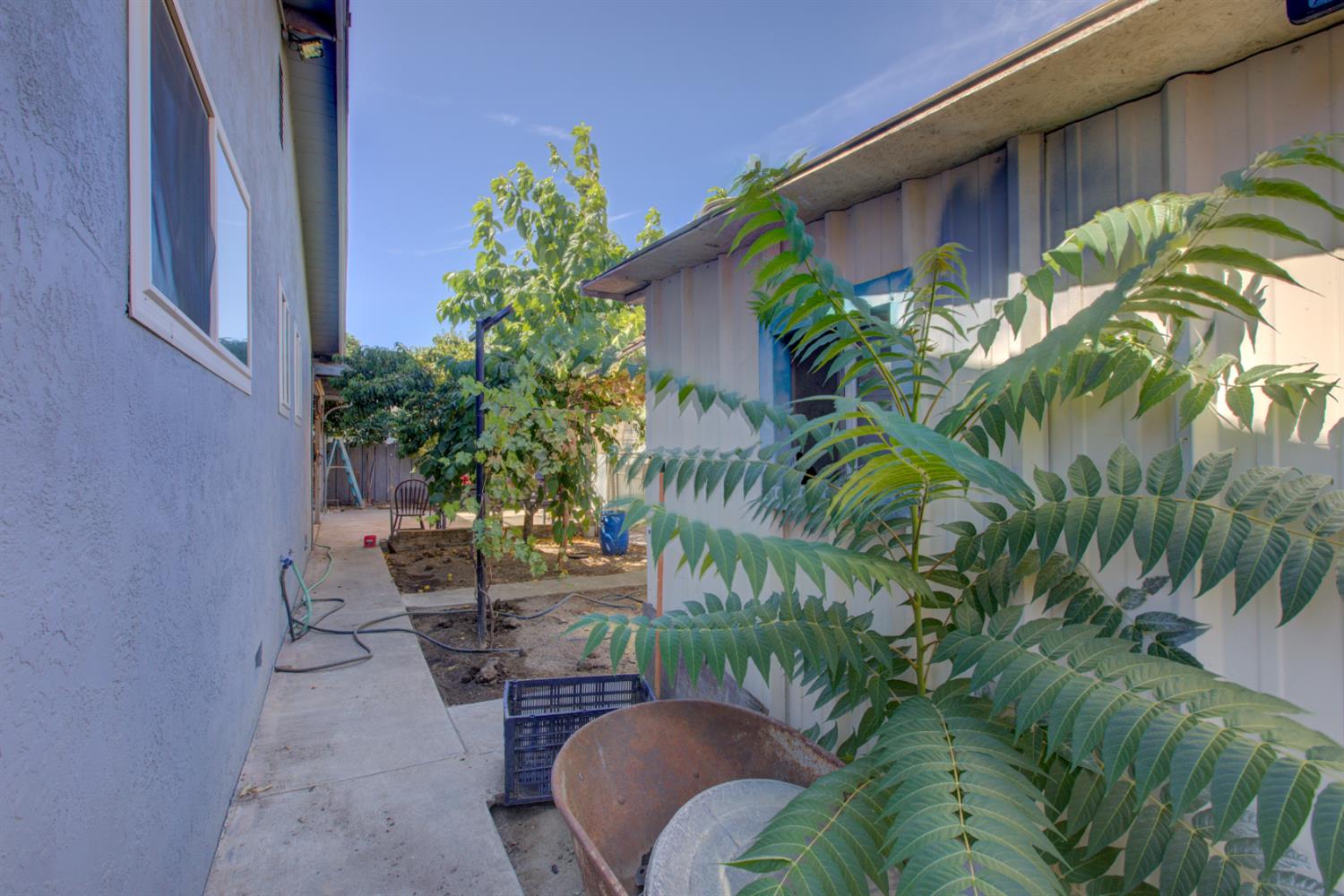 2105 Loyola Way