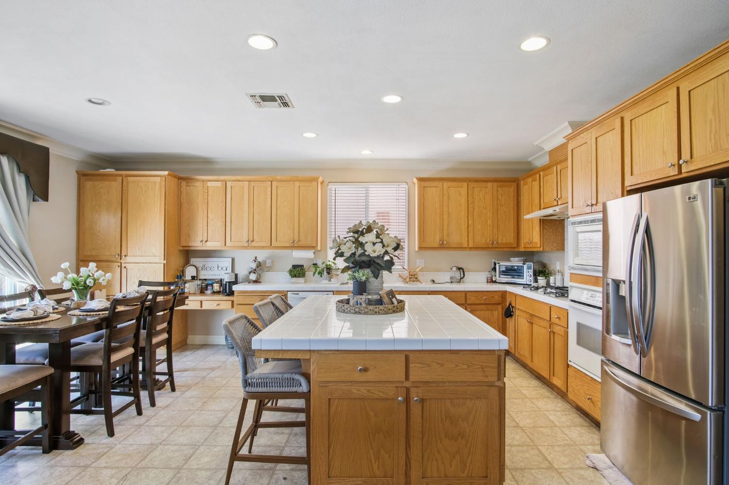 3880 Old Oak Drive