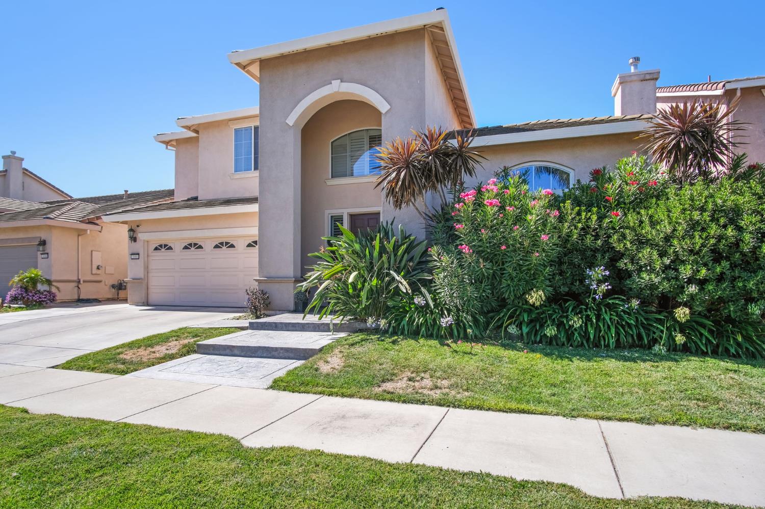 3880 Old Oak Drive