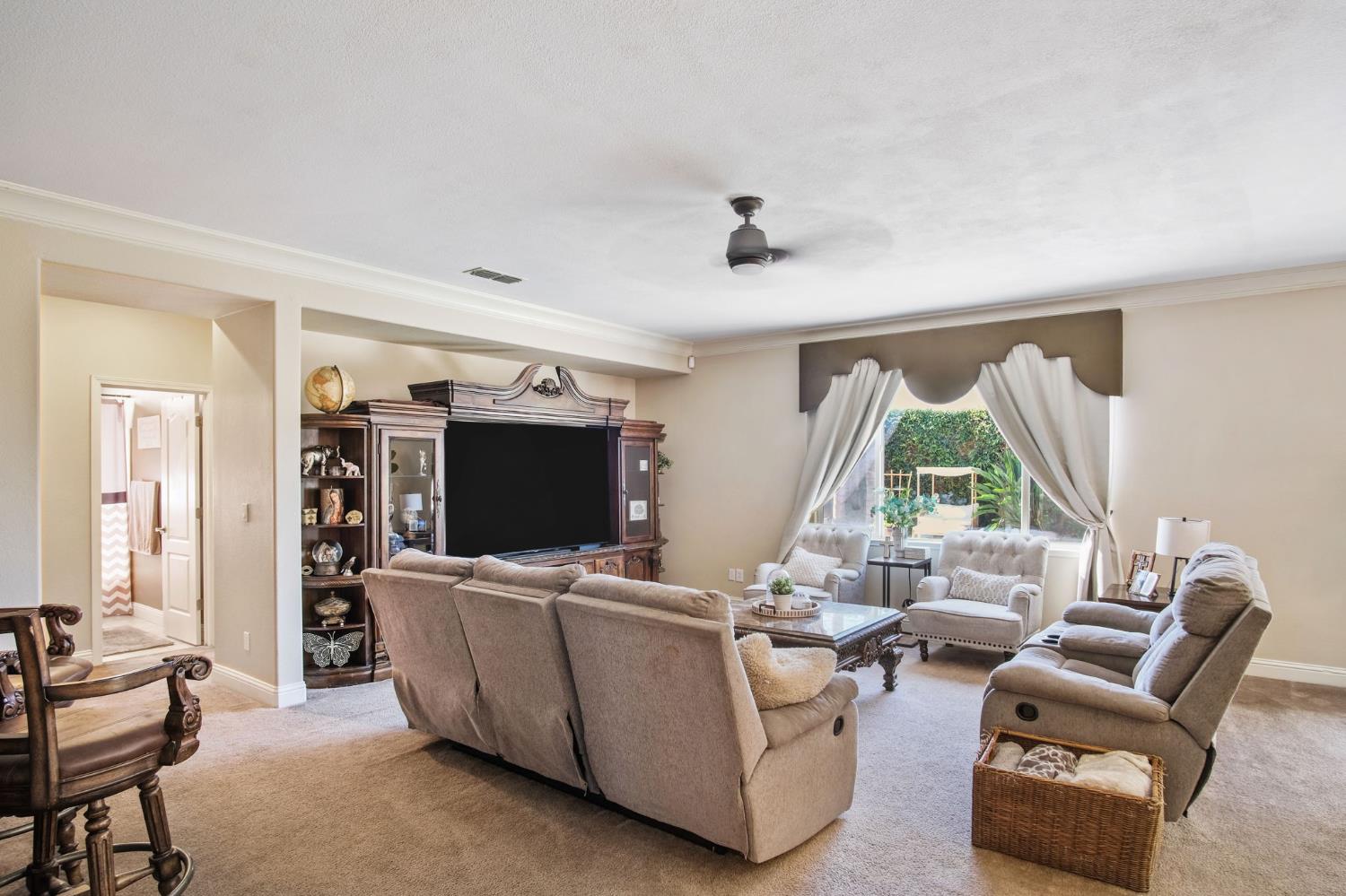 3880 Old Oak Drive