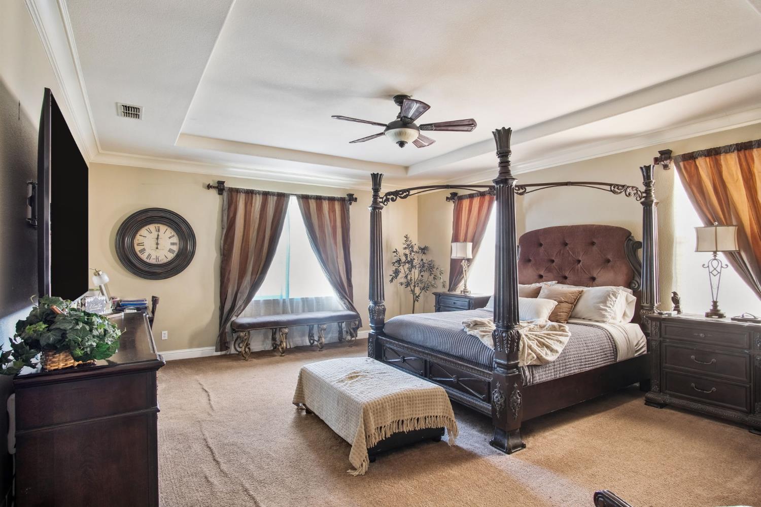 3880 Old Oak Drive