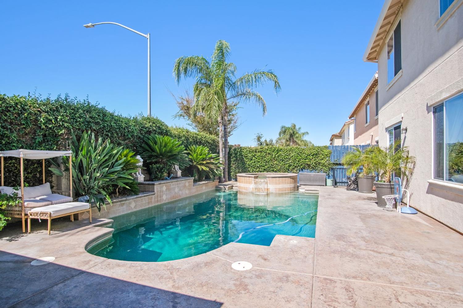 3880 Old Oak Drive