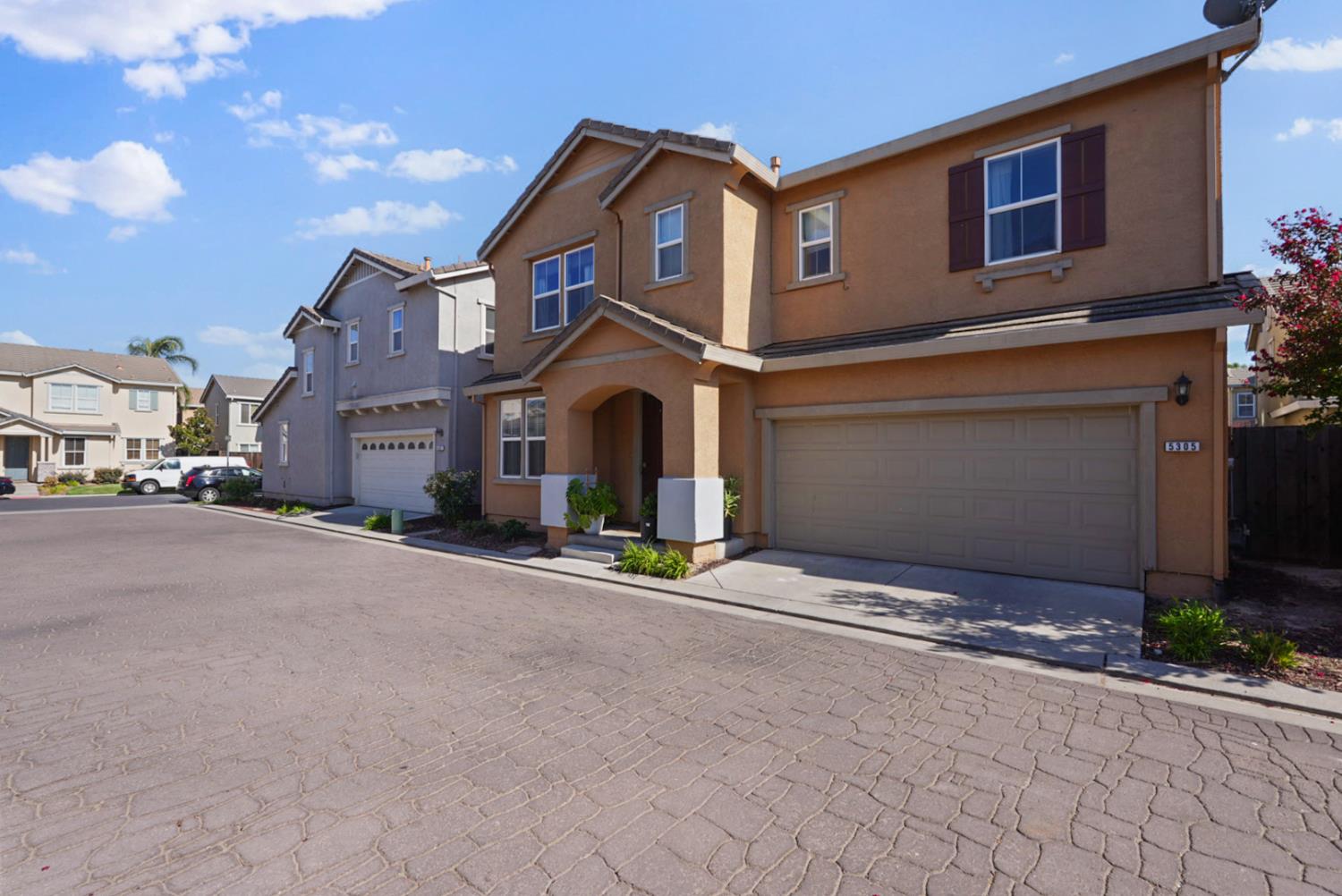 5305 Cottage Cove Drive