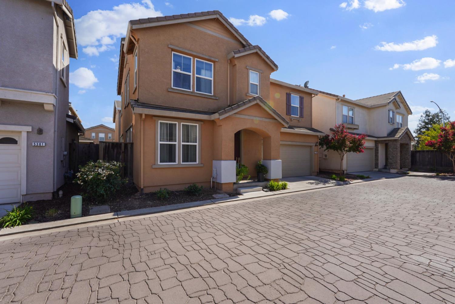 5305 Cottage Cove Drive