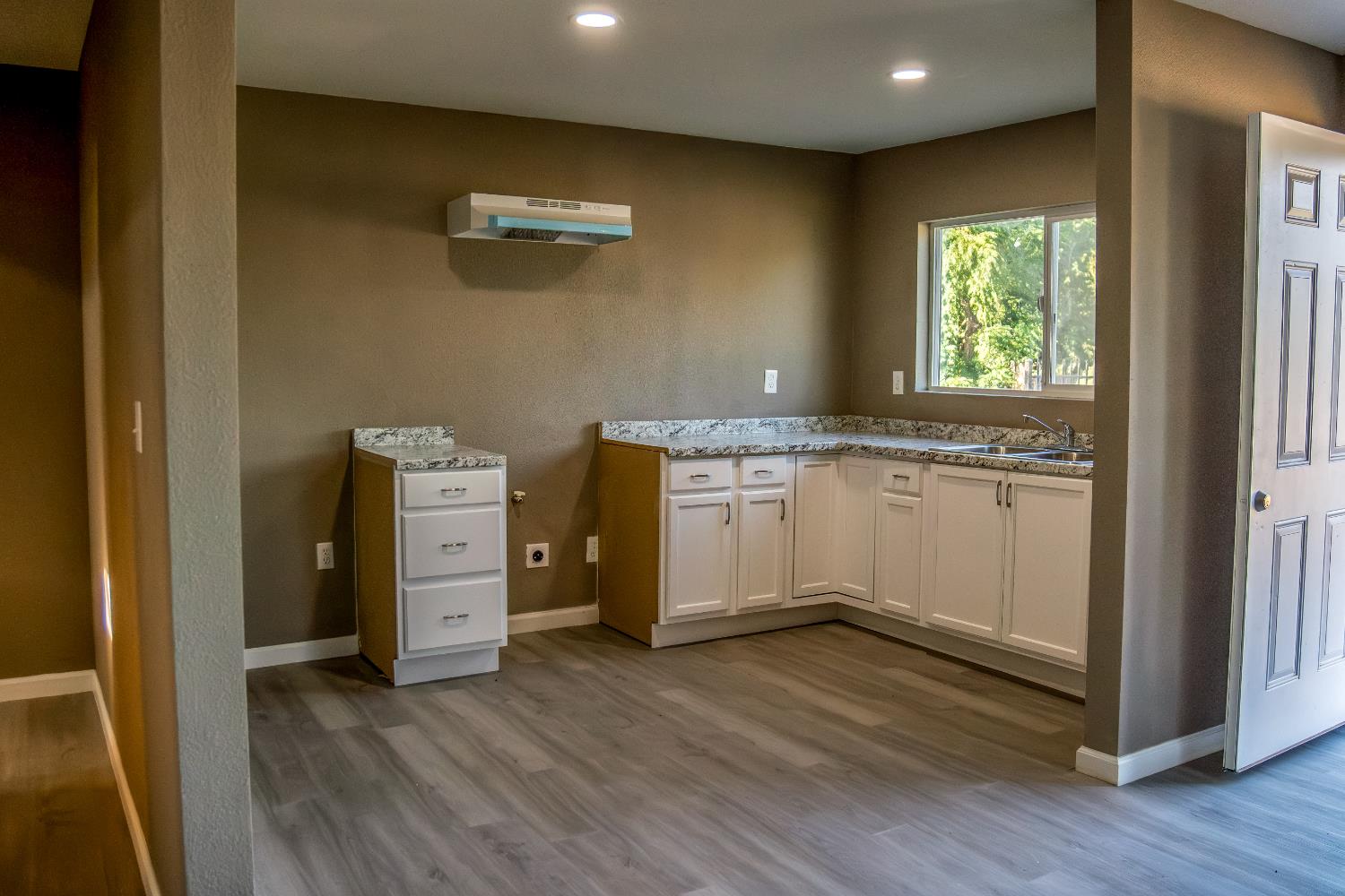 1415 Avondale Avenue