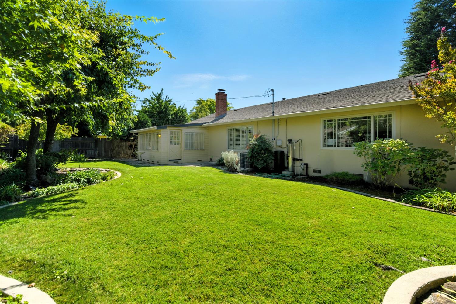 2039 W Benjamin Holt Drive