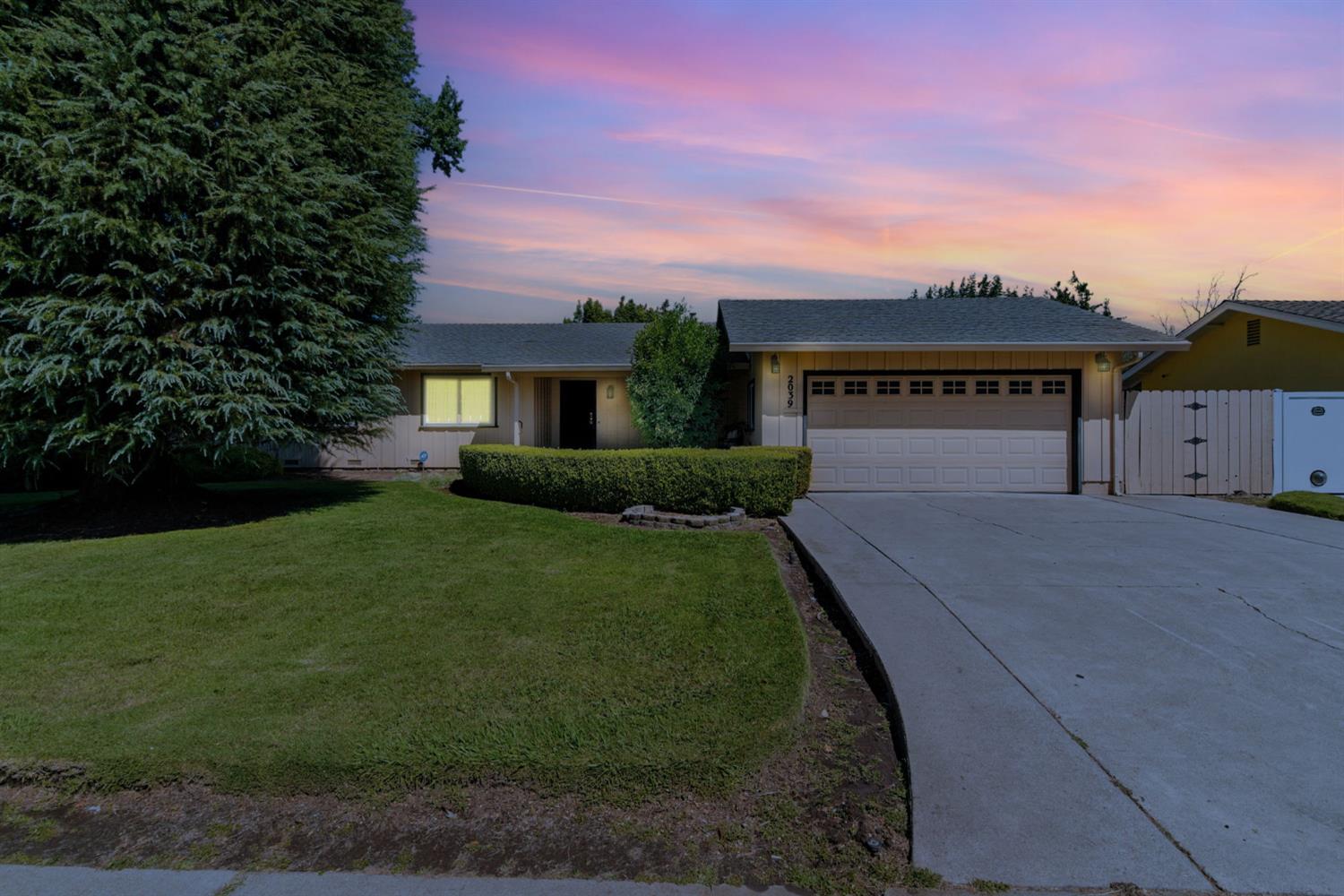 2039 W Benjamin Holt Drive