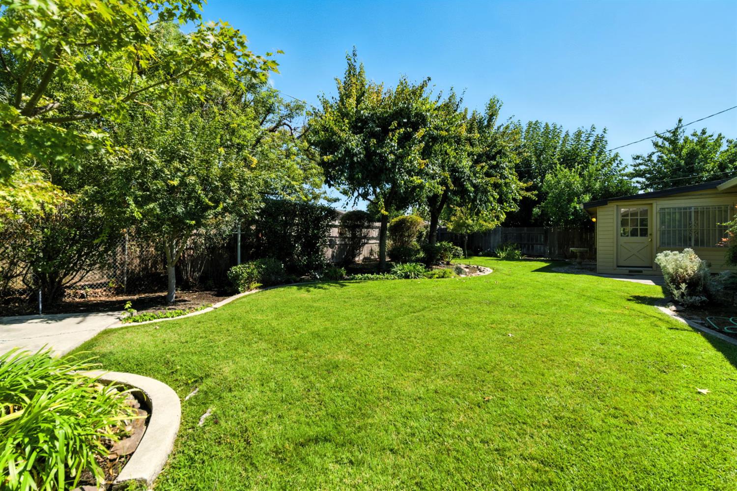 2039 W Benjamin Holt Drive