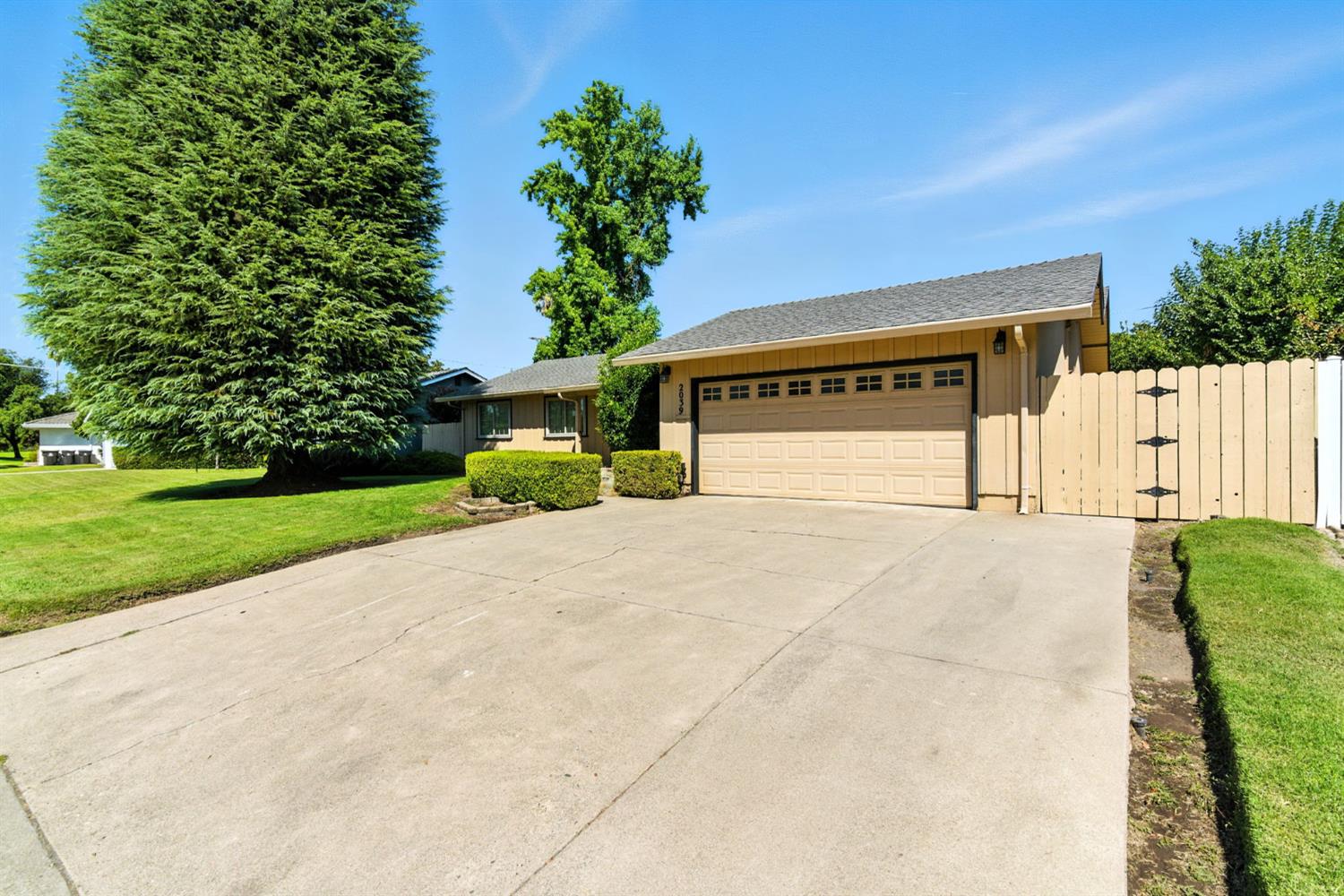 2039 W Benjamin Holt Drive