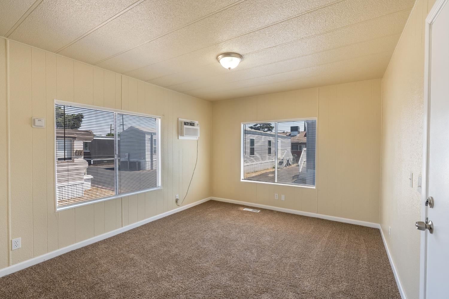 2355 Atwater Blvd 18