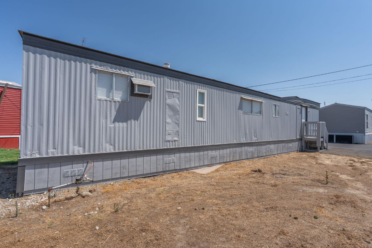 2355 Atwater Blvd 18