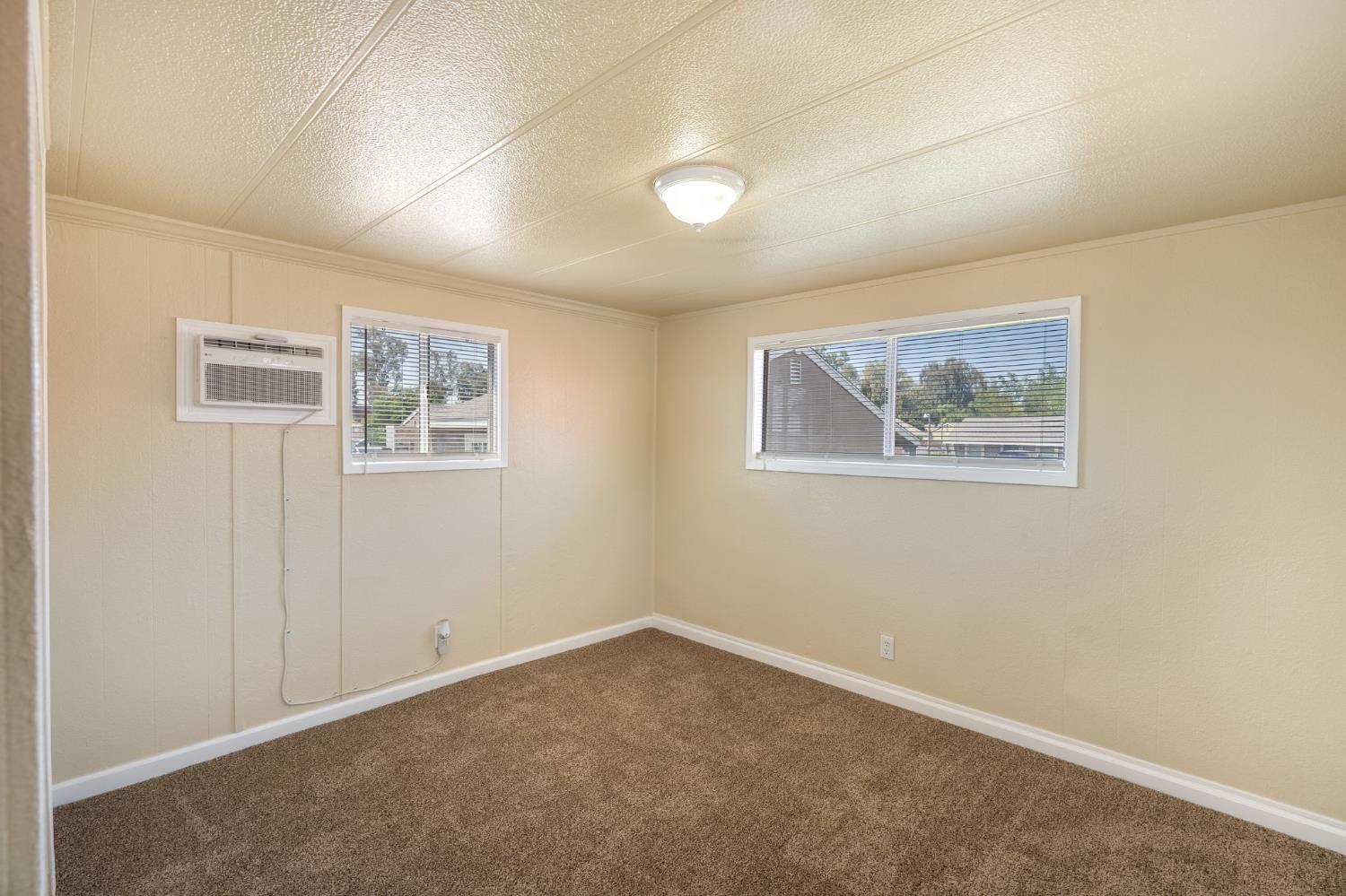 2355 Atwater Blvd 18