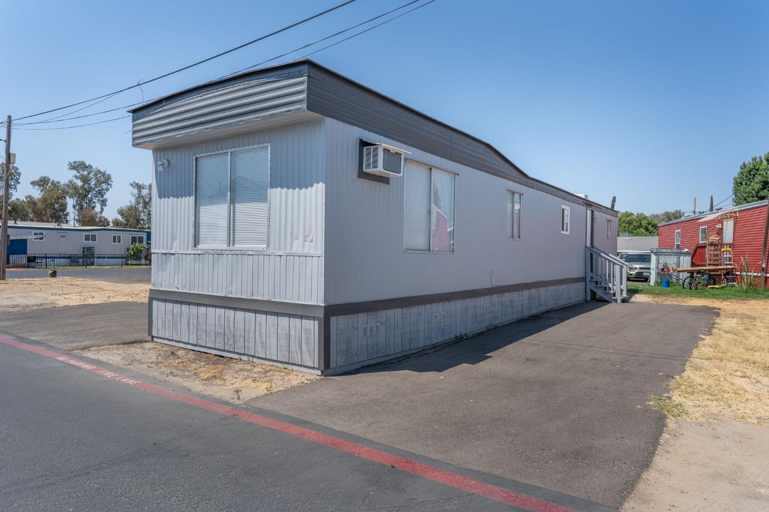 2355 Atwater Blvd 18