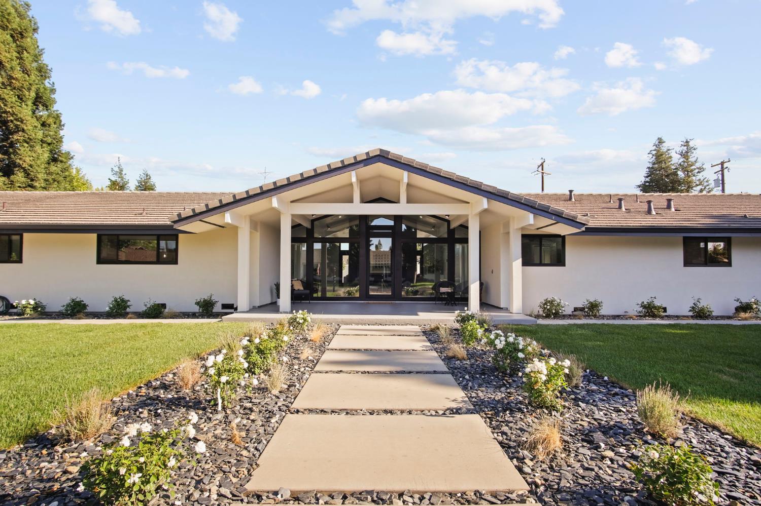 2125 El Capitan Drive
