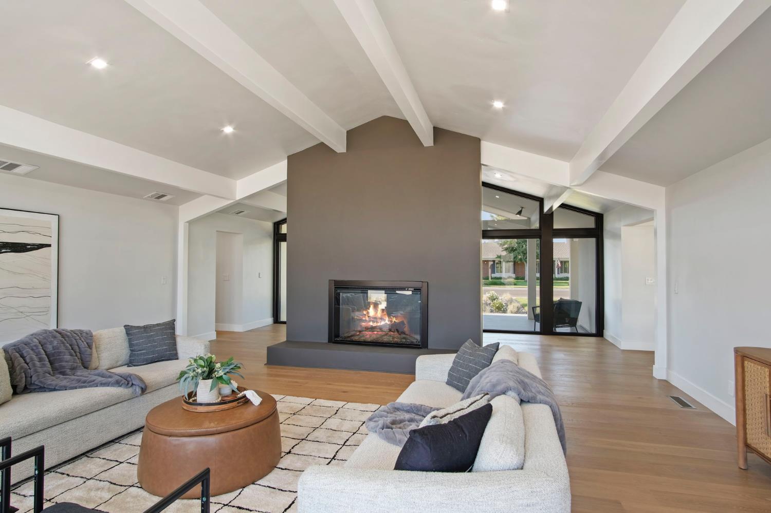 2125 El Capitan Drive