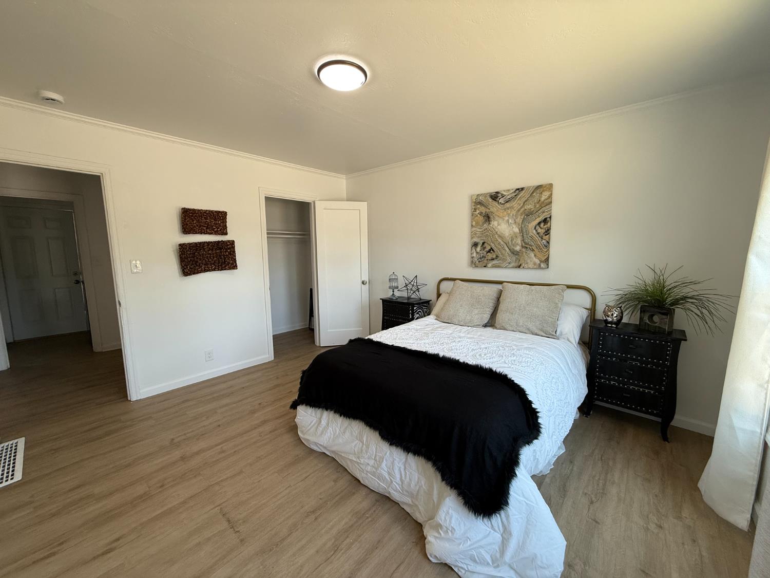 2207 N Sutter Street